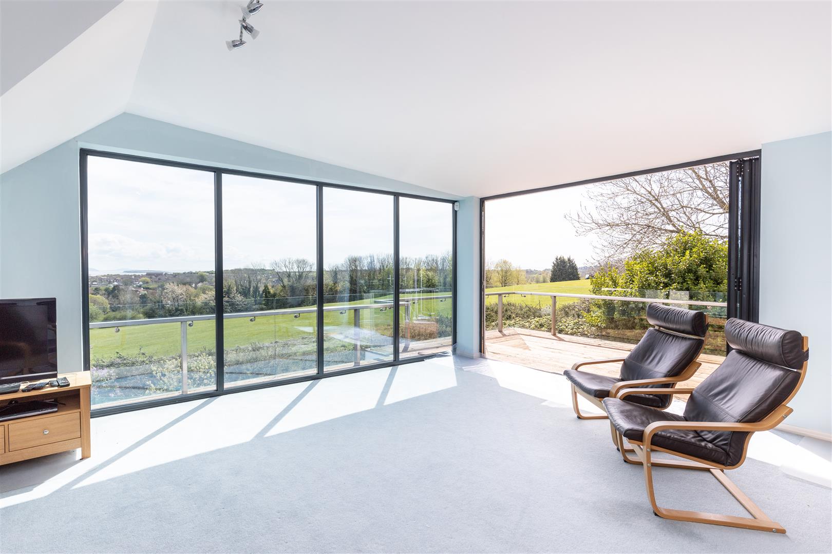 19 Chantry Rise, Penarth, Vale of Glamorgan, CF64 5RS